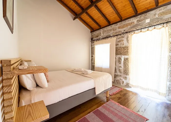 Casa Do Souto - Com Piscina By House And People Дом отдыха Виейра-ду-Минью