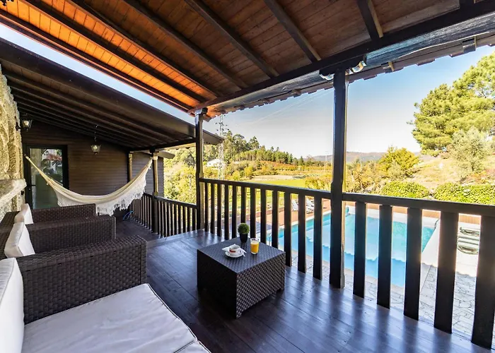 Дом отдыха Casa Do Souto - Com Piscina By House And People