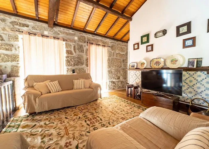 Casa Do Souto - Com Piscina By House And People Дом отдыха Виейра-ду-Минью